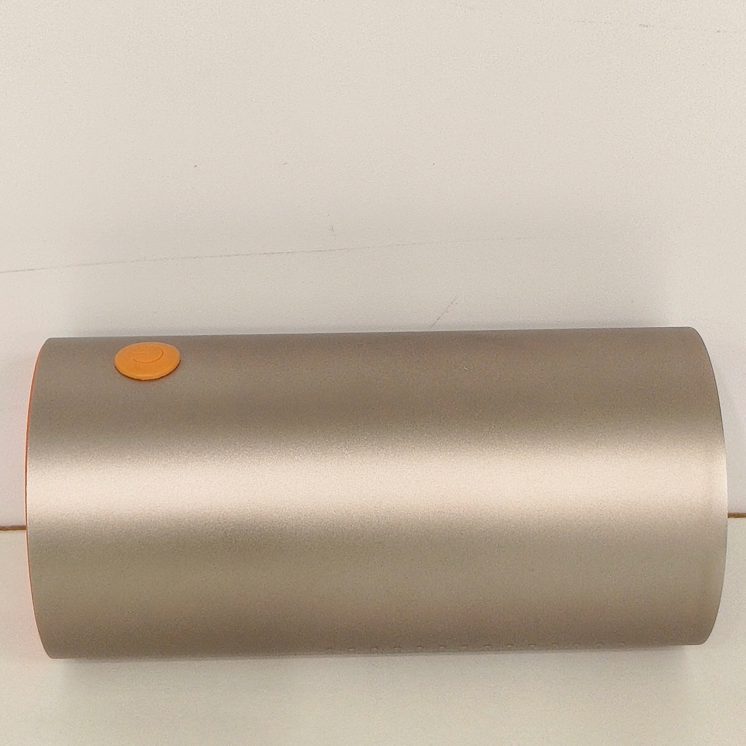  Im Auto montierter Negativ-Ionen-Becher