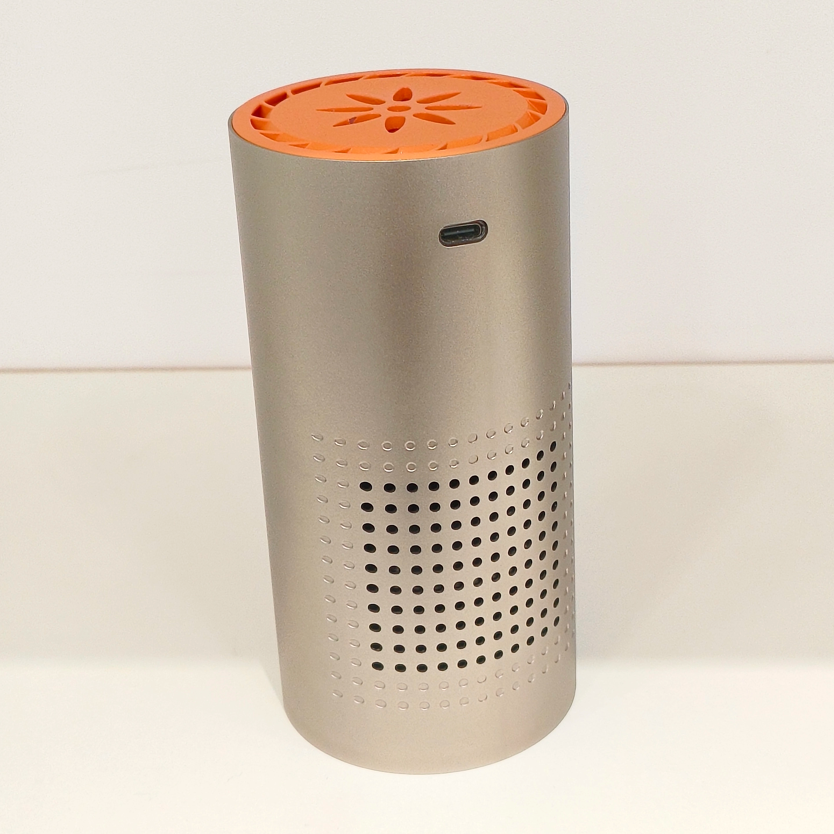  Im Auto montierter Negativ-Ionen-Becher